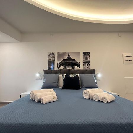 La Casba Hotel Paola Bagian luar foto