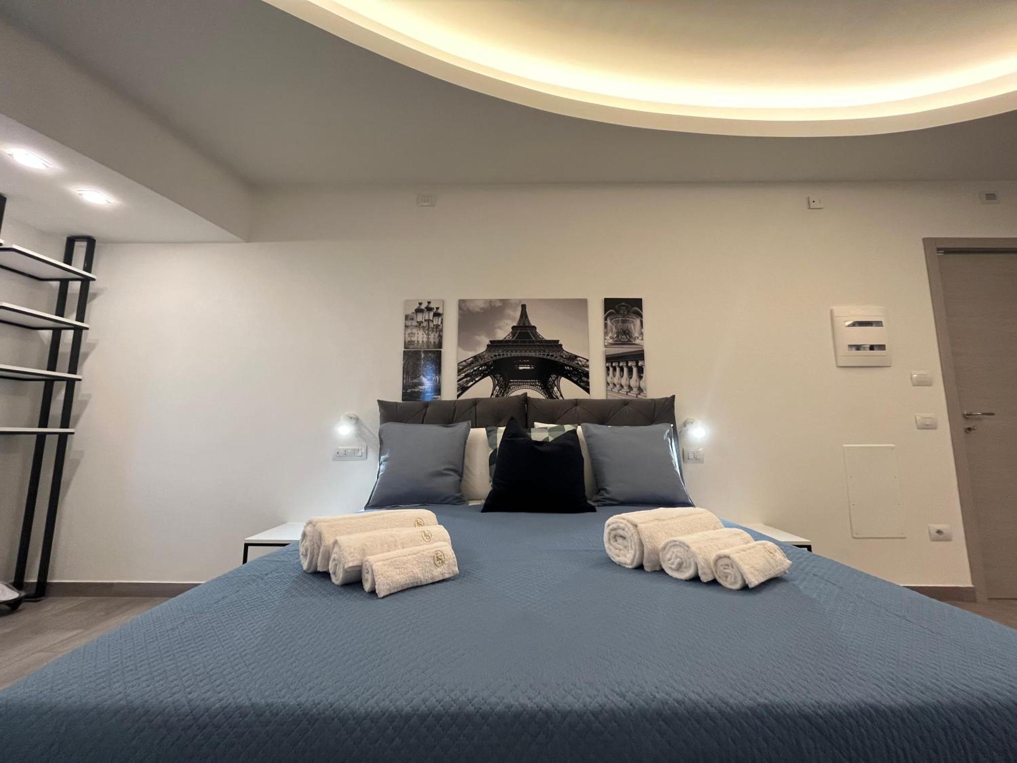 La Casba Hotel Paola Bagian luar foto